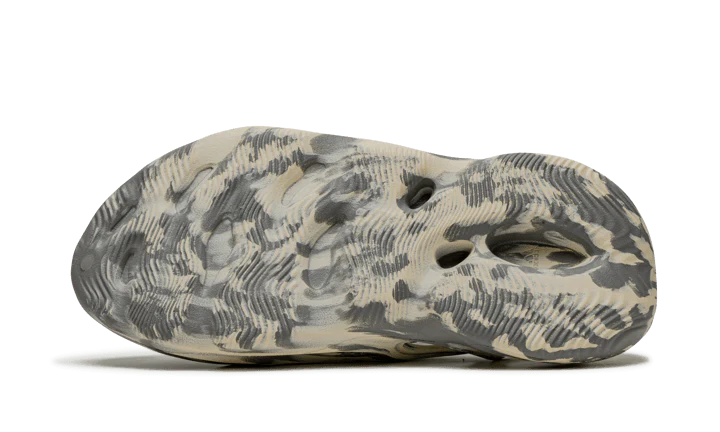 DankyShop - Yeezy Foam Runner Moon Gray